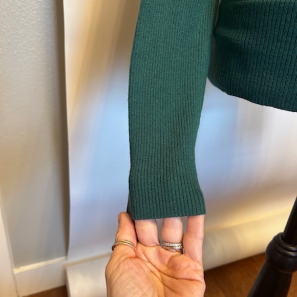 Green V neck Sweater CO-OP by: Barneys New York - Picture 10 of 12